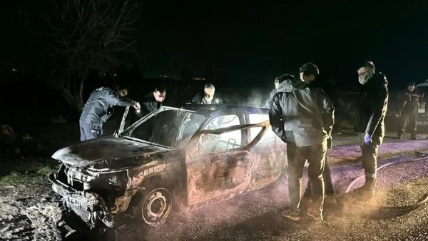 Uşak’ta kan donduran olay! Alev alan otomobilde can verdi